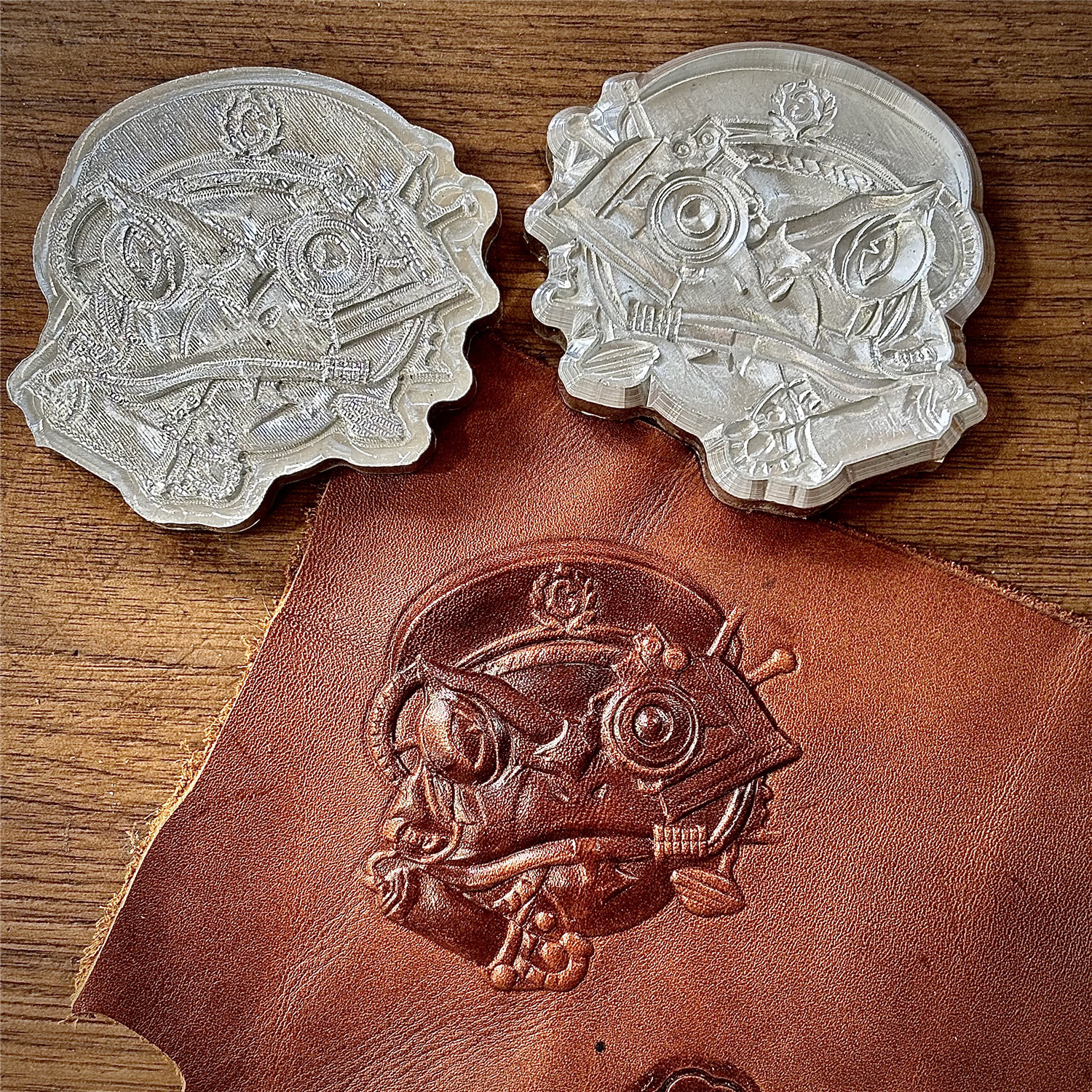 3D Frog Design Leather Embossi - đánh giá và giá Leather Stamp Set