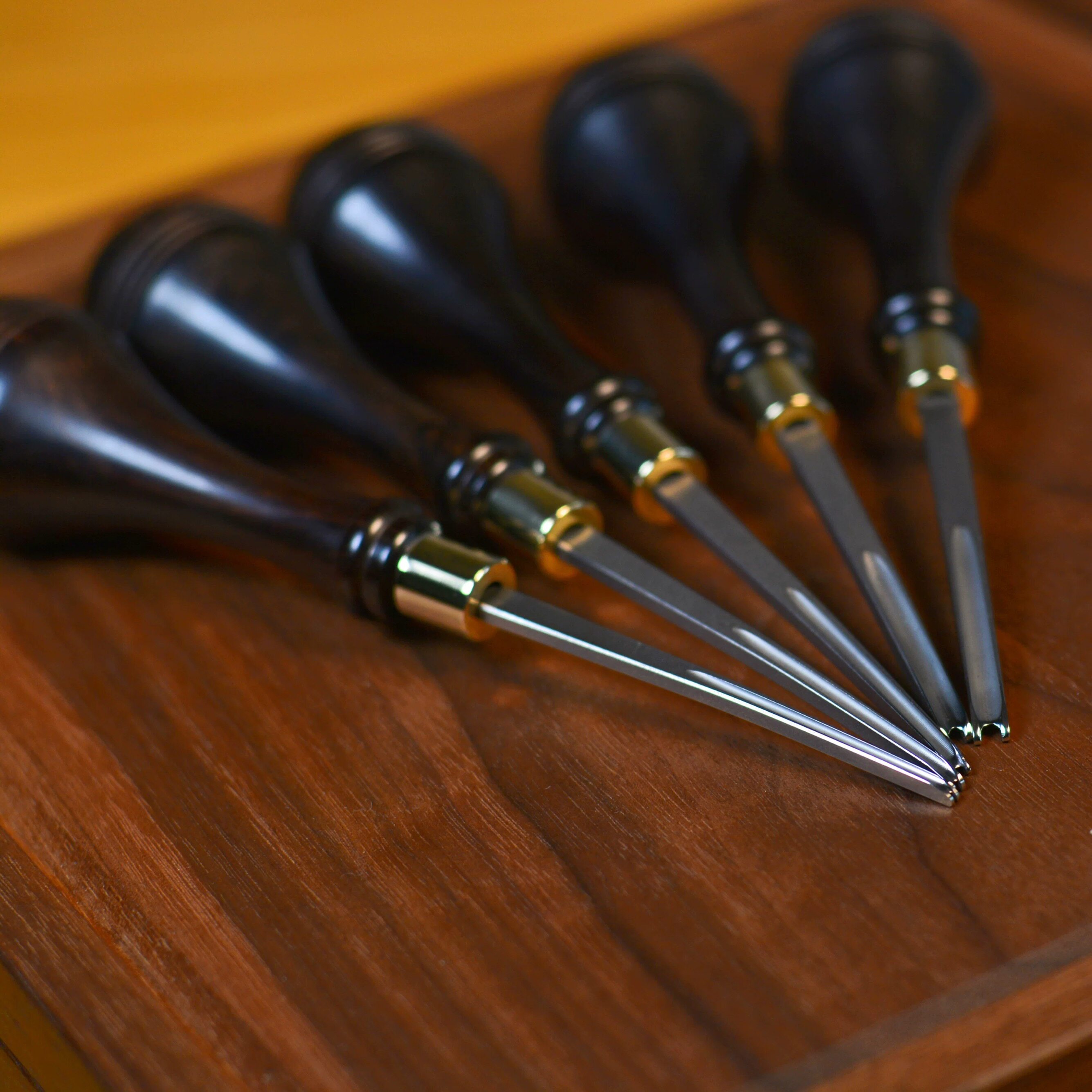 BOWEN M390 Powder Steel Leathe - đánh giá và giá Leather Edge Beveler