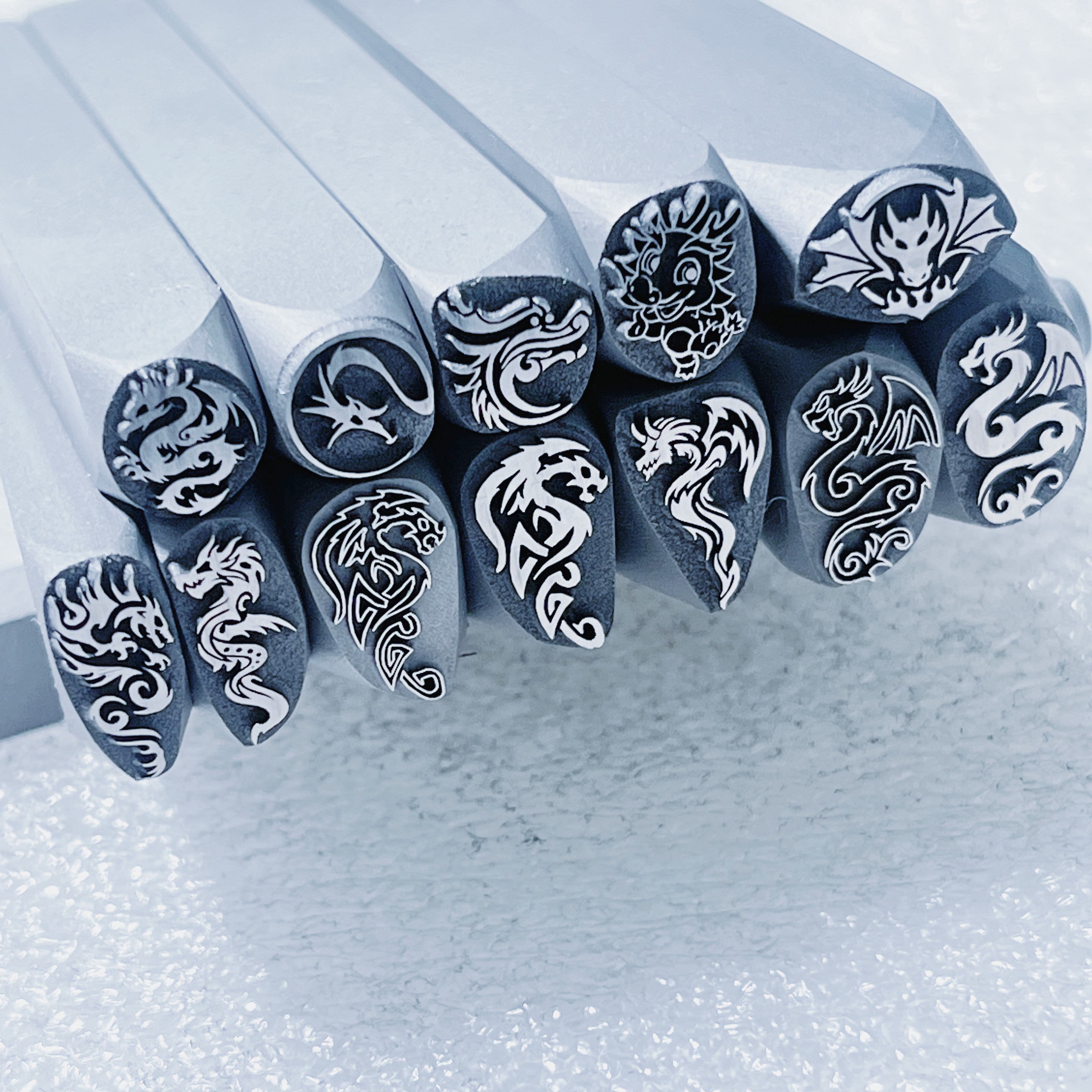 Dragon Design Metal Stamping K - đánh giá và giá Leather Stamp Set