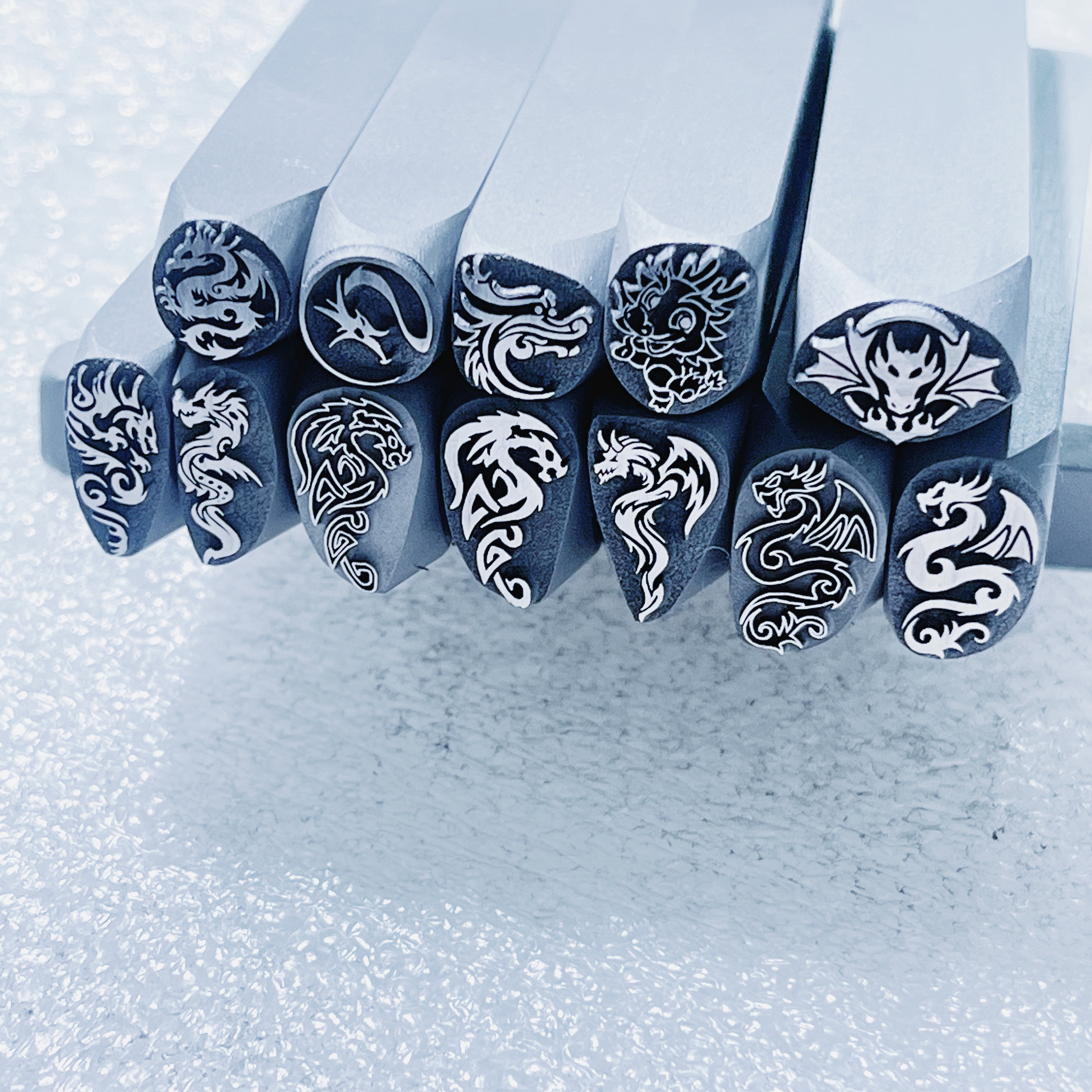Dragon Design Metal Stamping K - đánh giá và giá Leather Stamp Set